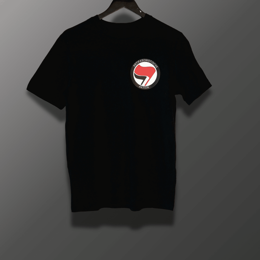 Antifa Demo Starterset – Shirt + Pin + Schal + 50 Sticker + Fahne - SoliWear