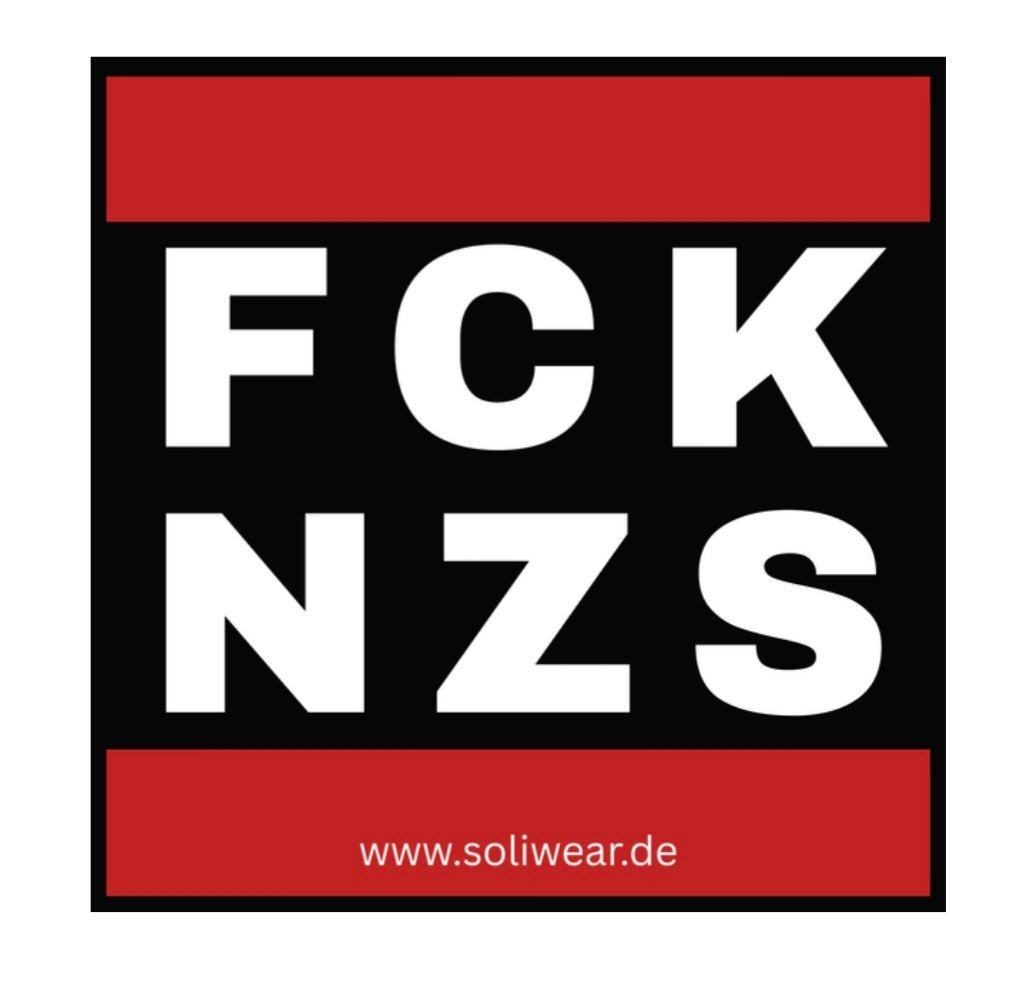 FCK NZS Bundle – T-Shirt + Pin + 50 Sticker | Gegen Rechts - SoliWear