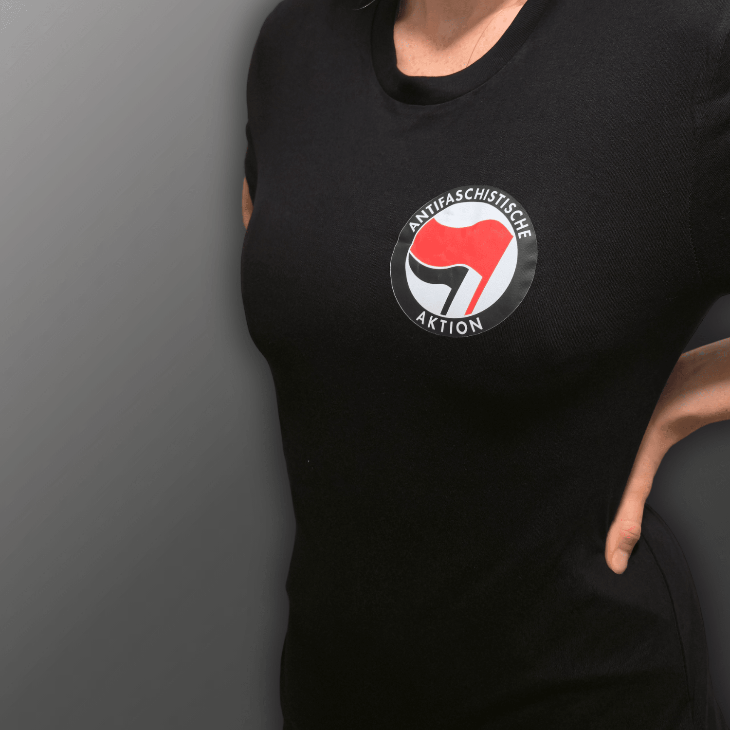 Unisex ANTIFA Shirt – Logo links auf der Brust - SoliWear