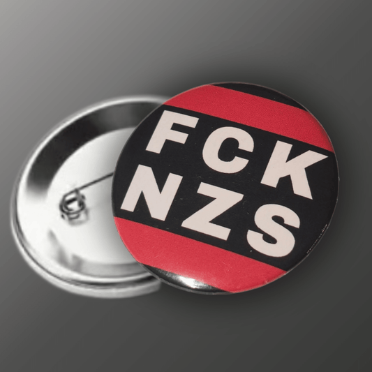 FCK NZS Bundle – T-Shirt + Pin + 50 Sticker | Gegen Rechts - SoliWear